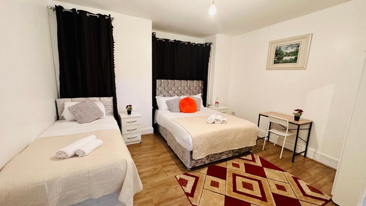 City Lodge Excel Londra Esterno foto
