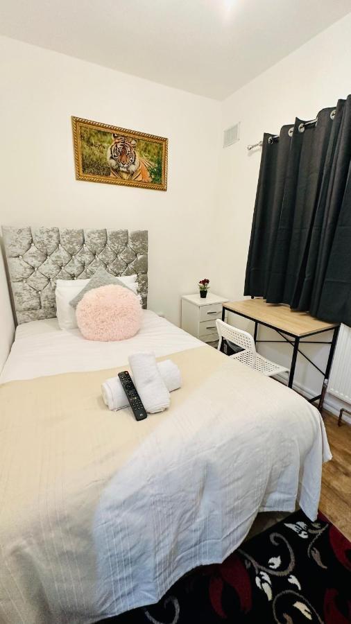 City Lodge Excel Londra Esterno foto